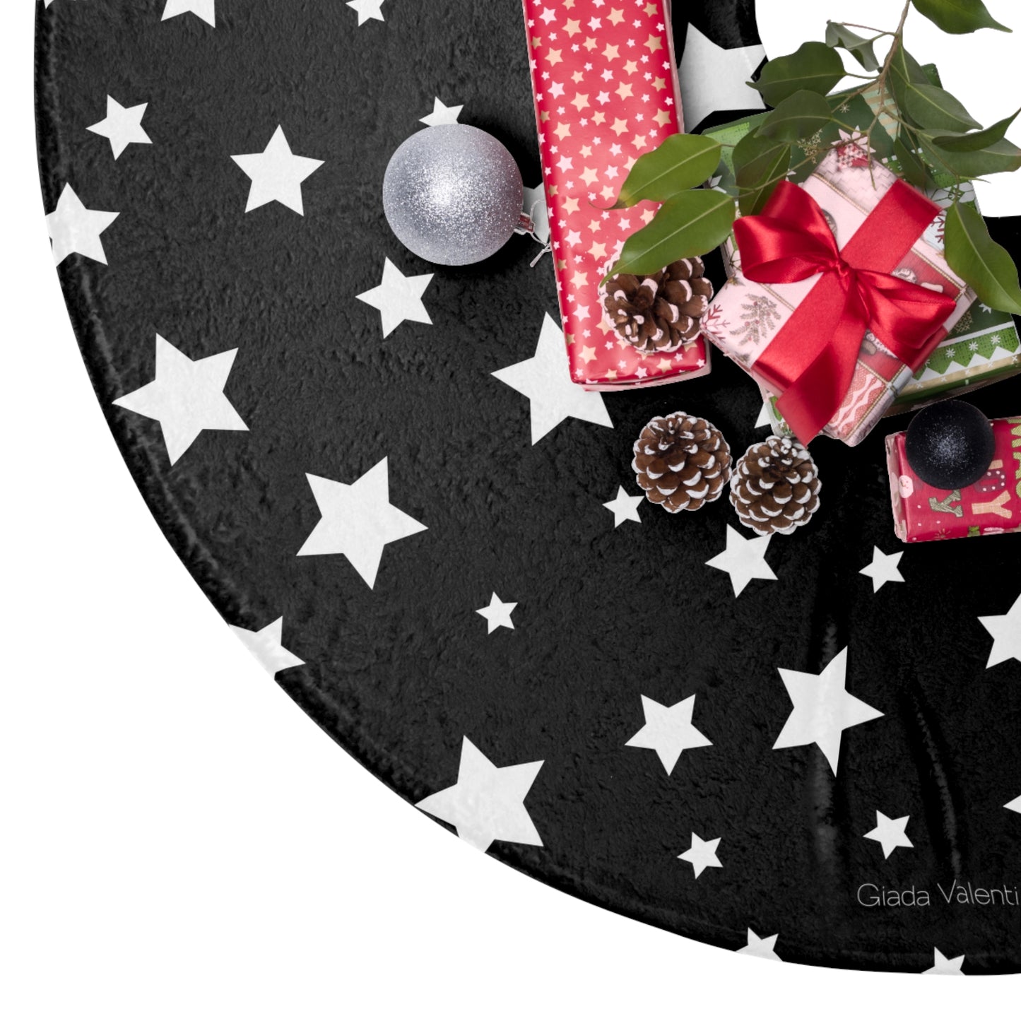 Christmas Star Tree Skirt with Italian Design print | Black | Giada Valenti | Christmas Decoration | Christmas Gift